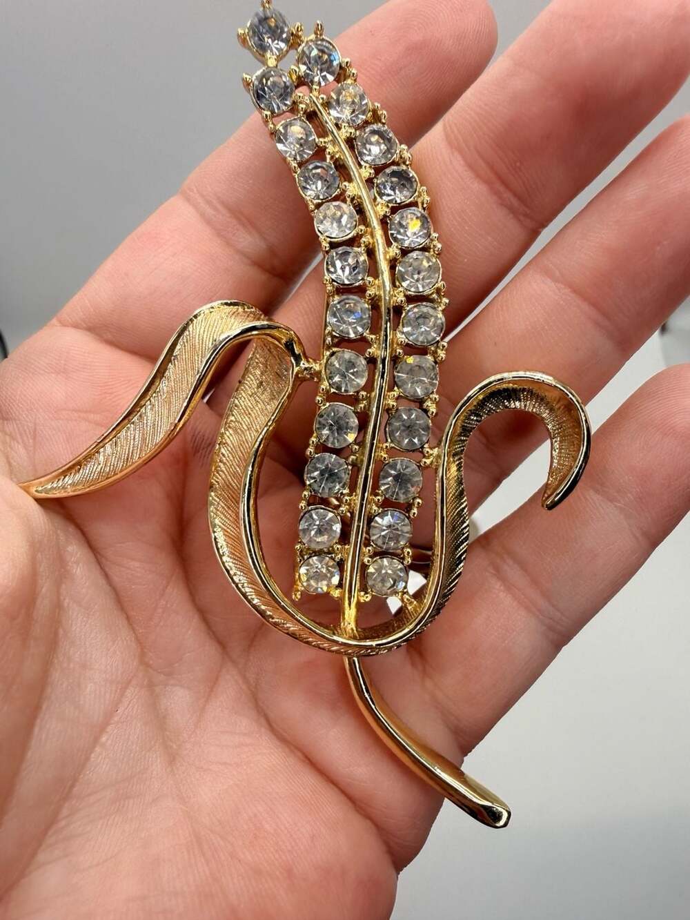 Sarah Coventry Radiance Corn Husk Wheat Brooch Pin